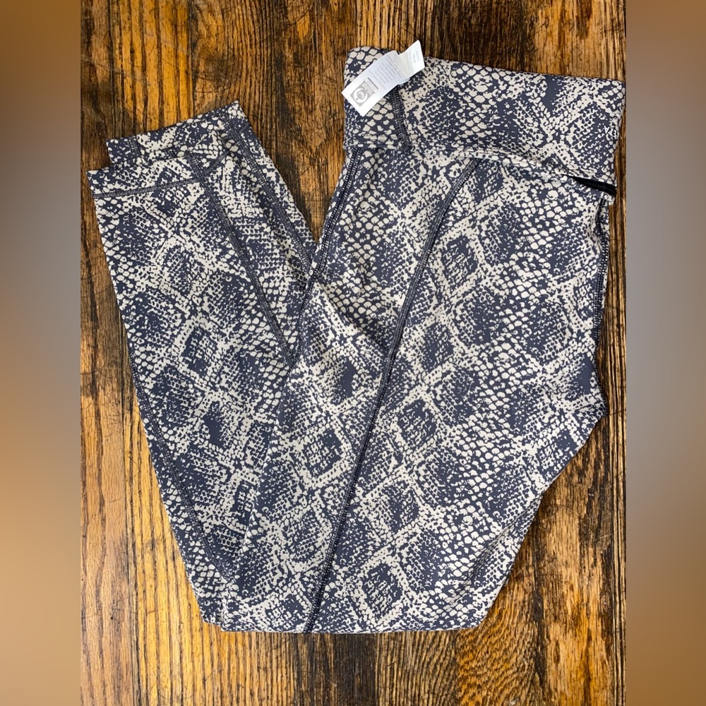 Athleta Ultimate 7/8 Tights Leggings Snake Python Print Side Stash Pockets